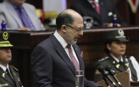 Henry Kronfle en su discurso en la Asamblea.