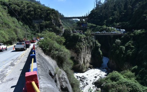Un tramo de la avenida de Los Conquistadores permanecerá cerrado para evitar sobrecargar el puente de Guápulo.