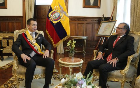 Tras la posesión, el presidente Daniel Noboa se reunió con su par colombiano, Gustavo Petro.