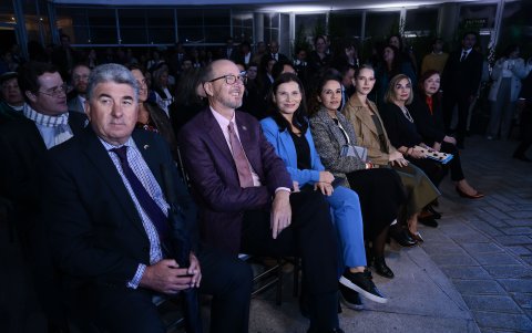 hris Campbell, Stephan Potter, Lena Savelli, Paola Mejía, Lavinia Valbonesi, Luz Ángela Melo y Luisa Andrade.