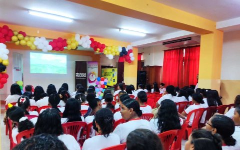 Se busca  una respuesta a la necesidad de tener espacios de deconstrucción feminista, donde los derechos humanos de las mujeres sean respetados.