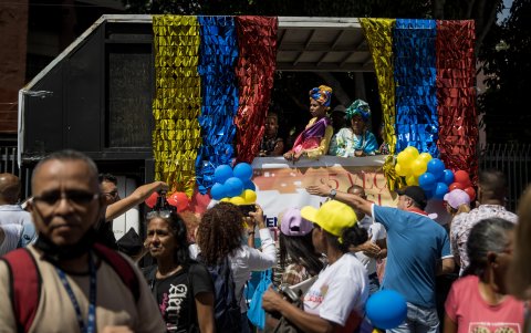 Venezuela hace gala de su opulencia en las últimas semanas en forma de campaña política, con la financiación de conciertos y toda clase de propagandas.