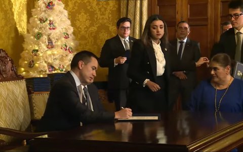 La ministra Mónica Palencia que si se tiene que ir, lo hará con la frente en algo. Y si se queda en el Gobierno, ratificará su lealtad al presidente Daniel Noboa.