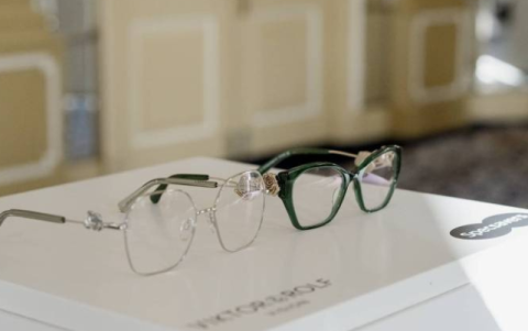 Modelos de lentes floreados