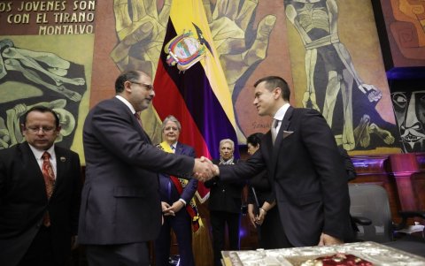 El presidente de la Asamblea, Henry Kronfle, en la posesión de Daniel Noboa.