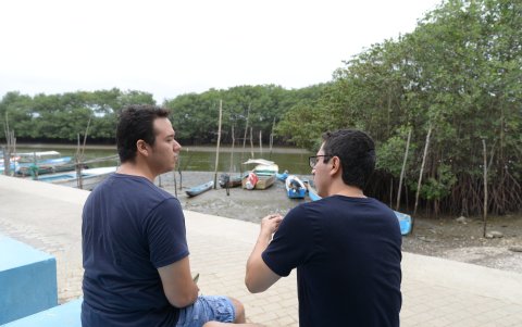 Platicar. Este lugar es silencioso, lo cual permite realizar lecturas y charlar.