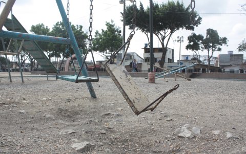 .Daños. Parques del sur han estado en mal estado durante años