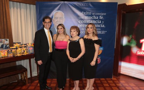 Julián García Miranda, María Gabriela García Miranda, Haydé Miranda de García y Belén García Miranda.