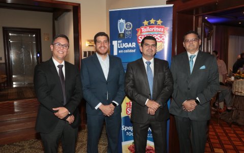 Jorge Ojeda, Nahin Chagerben, Edison Carrera y Freddy Jiménez.