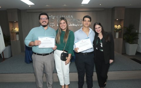 José Alfonso Alvarado, Ariana Martínez, Nicolás Alvarado y Estefanía Salmon.