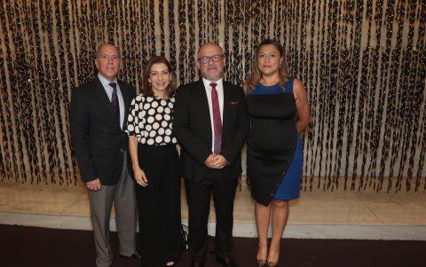 Luis Jiménez, Gabriela de Jiménez, Manuel García-Rey y Roxana Montano.