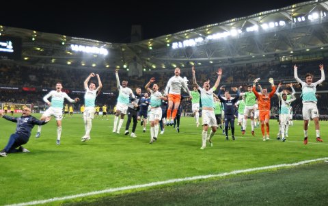 Brighton se impuso 1-0 sobre el AEK Atenas.