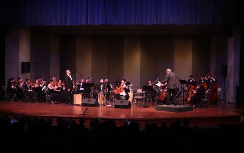La presentación contó con la participación de artistas internacionales, como artistas internacionales, como la intérprete de canto libre Rocío Segura, el guitarrista y compositor Juan de Pilar y el flautista y compositor Óscar de Manuel,  ganador del premio Filón y Global Music Awards, entre otros,
