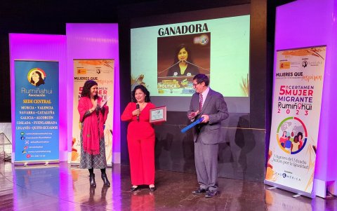 Fanny Carrillo ecuatoriana premiada en España.