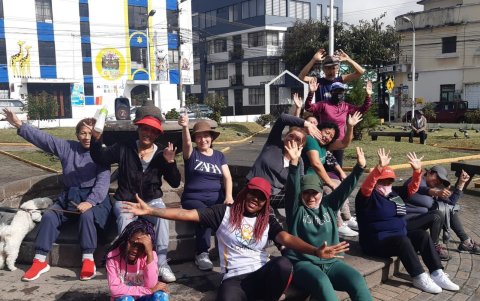 Murales y muestras itinerantes se usan para fomentar el orgullo barrial.