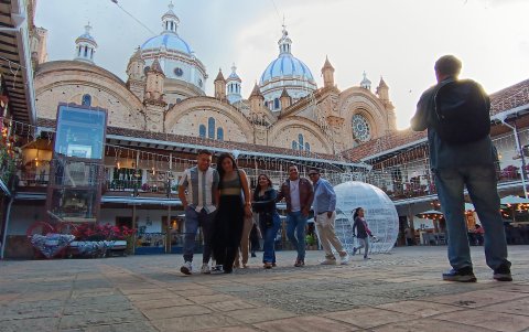 Las cúpulas azules, muy características de la capital azuaya son las favoritas para la captura de imágenes.