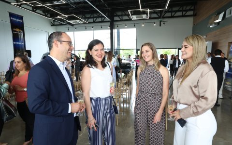 Marcos Muñoz, Lorena Valarezo, Andrea Marriott y Magaly Sánchez.