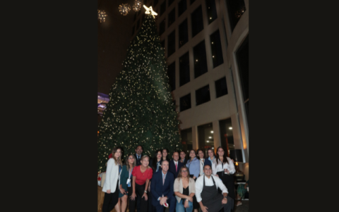 Contagiados por el espíritu de estas fechas, los presentes se unieron al canto de villancicos y disfrutaron de piqueos y chocolate caliente en un encuentro que estuvo salpicada de magia y alegría.