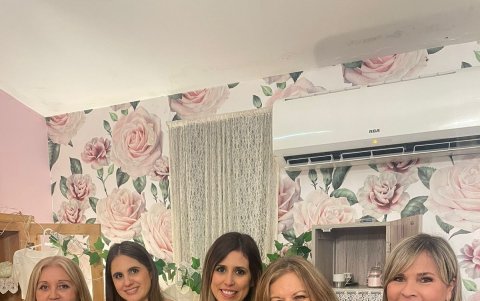 María Elena de Ycaza, Pamela Castro, Belén, Cecilia de Gómez e Isabel Polit.