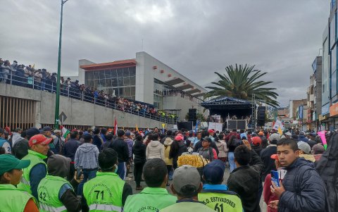 Miles marcharon en Pelileo.