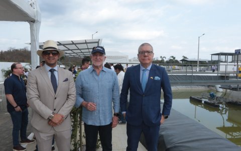 Flavio Carrión, Víctor Ferretti y Vito Muñoz.