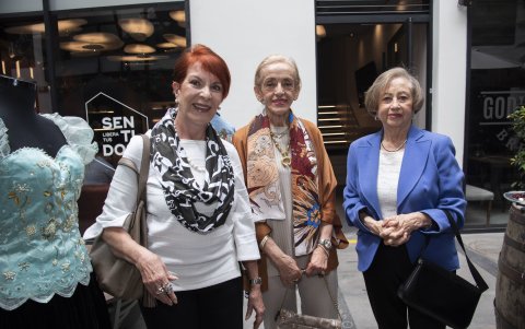 Silvia de Duran, Alicia Vélez y Yolanda de Félix.