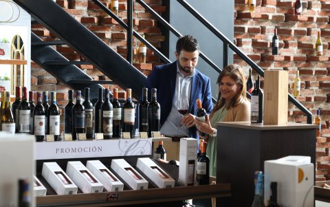 Catas. Establecimientos en el país realizan catas de vino para dar a conocer la oferta disponible.