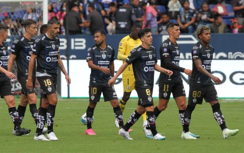 El zaguero se perderá por primera vez una final con los rayados. Confía en el trabajo de sus compañeros.
