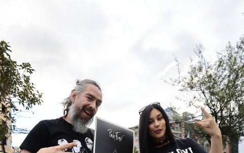 Desde tempranas horas del día, los fans de Roger Waters y Pink Floyd dieron muestras de su devoción por este símbolo del rock británico.