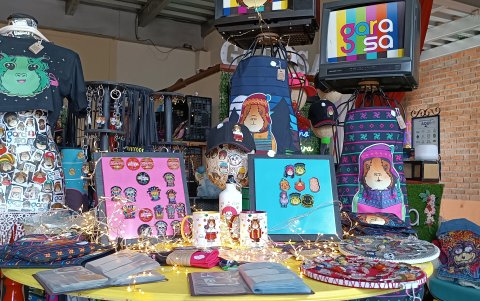 Parte de la mercadería en la que el cuy es protagonista.