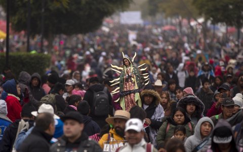 México se despertó con la multitud de cánticos, bailes y agradecimientos que los cerca de 11 millones de peregrinos y peregrinas han dedicado este martes, día de Nuestra Señora de Guadalupe.
