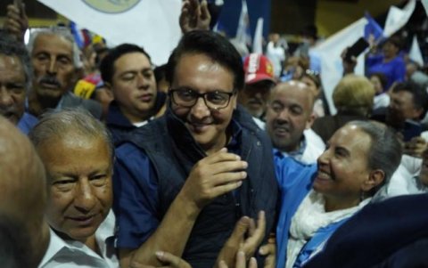 Hecho. El candidato presidencial Fernando Villavicencio fue asesinado en un mitin político.