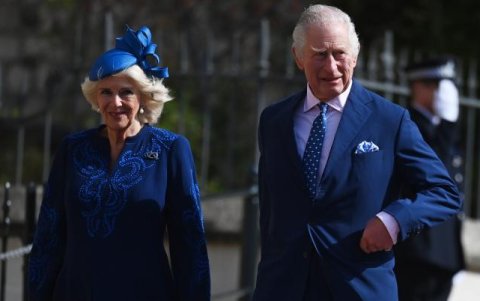 Historia. Carlos y su esposa Camilla.