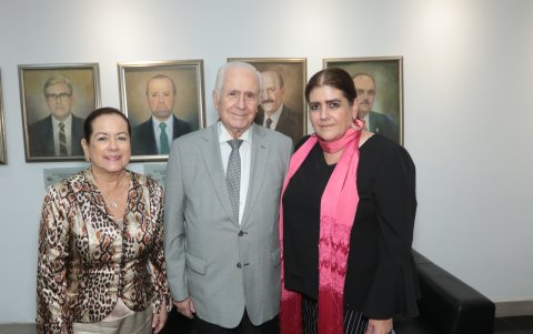 Mercedes Huerta de Baduy, Aquiles Rigail y Mónica Palencia.