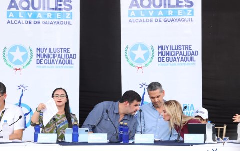 Concejo. El alcalde (izq.) y los concejales Chávez y Diab, en la sesión.