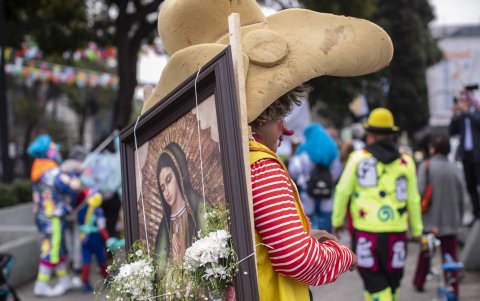 Como cada año, este miércoles 13 de diciembre de 2023, una peregrinación llena de colores y diversión llegó a la Basílica, donde decenas de payasos de distintas partes agradecieron a la Virgen.