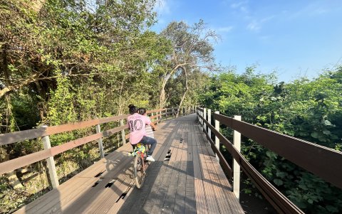 Reemplazo. Los habitantes quieren que las camineras de plástico sean reemplazadas por hormigón.