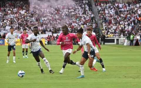 Independiente del Valle y Liga de Quito.