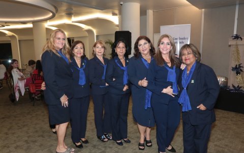 Nony de Neira, María de Hidalgo, Marién de Endara, Ulvia de Zavala, María Delia García, Alexandra de Aguayo y Blanquita Acebo.