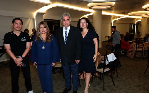 Víctor Huerta, Patricia de Sereni, Benigno Sotomayor y Cecilia de Sotomayor.