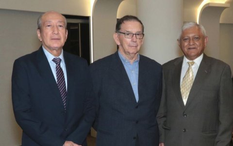 César Galarza, Jorge Endara y Raúl Hidalgo.