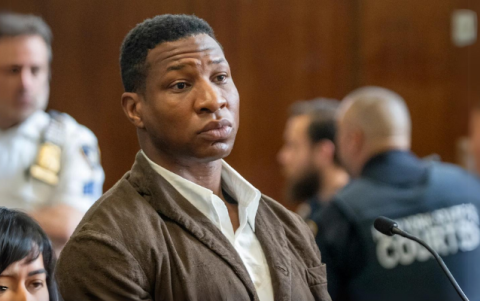 Jonathan Majors en el juzgado de New York