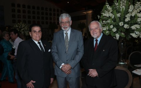 Mario Viteri, Antonio Marques y Gino Luzi.