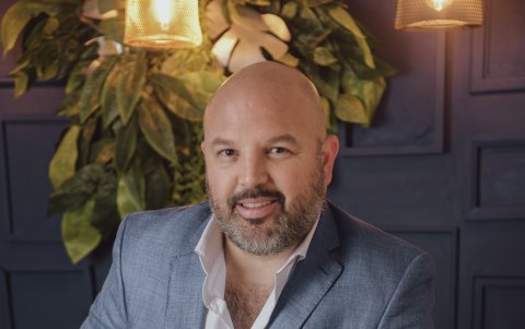 Miguel Ángel sostiene que sus vitaminas son el fútbol y la familia.