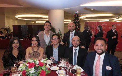 Alfredo Arévalo, Arturo Magallanes, Bianca Ocaña, Nicole Campoverde, José Peralta, Jorge Cansing y José Luis Arévalo.