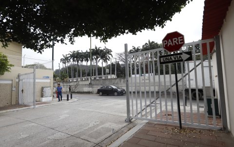 Rejas retiradas días atrás en el sector.