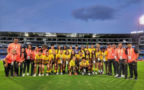 Barcelona se coronó por primera vez campeón de la Superliga Femenina este año.