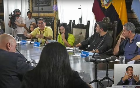 Sesión. En el Concejo se explicó que los cerramientos no podrán impedir el acceso de servicios de emergencias como ambulancia o bomberos asimismo el paso de camiones recolectores de desechos.