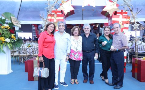 Susana de Guerrero, Jimmy Guerrero, Aura de Meitzner, Bernardo Meitzner, Mariana de Balda y Carlos Julio Balda.
