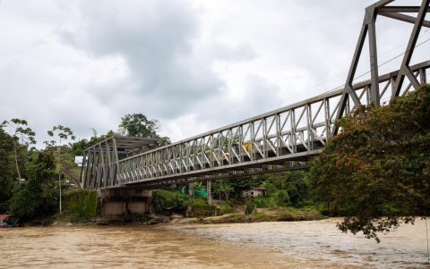 El puente, que reemplaza al que se derrumbó el pasado 18 de marzo por las intensas precipitaciones